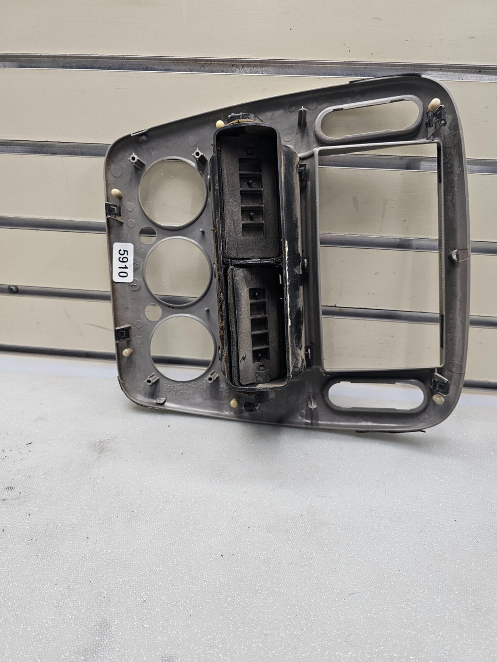 🔥02-05 EXPLORER MOUNTAINEER DASH RADIO CLIMATE TEMPERATURE CONTROL BEZEL Silver