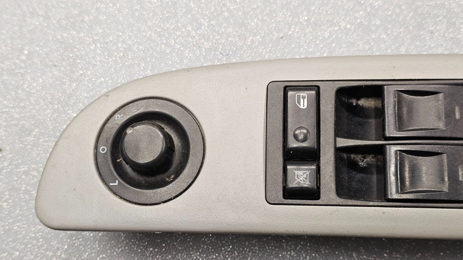 04-06 Charger Magnum Durango Dakota Left Driver Master Power Window Switch Gray