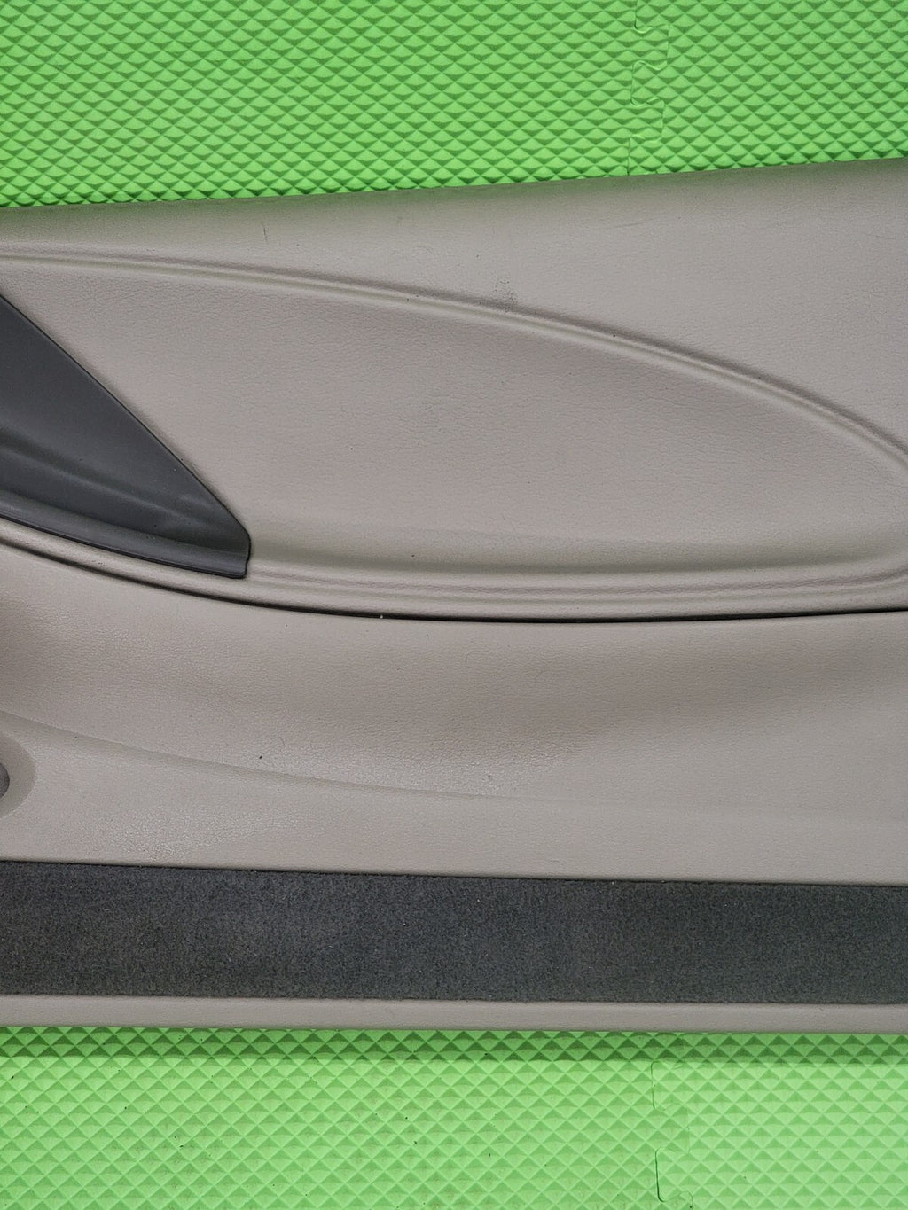 🔥94-04 Ford MUSTANG Interior DOOR Panel Front RIGHT  w/Auto gray  D19