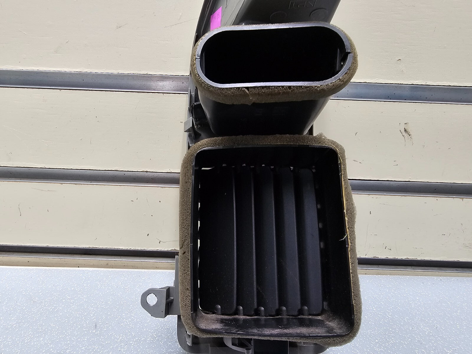 05-15 NISSAN TITAN ARMADA QX56 DASH FRONT CENTER RIGHT AIR VENT HEATER TRIM GRAY