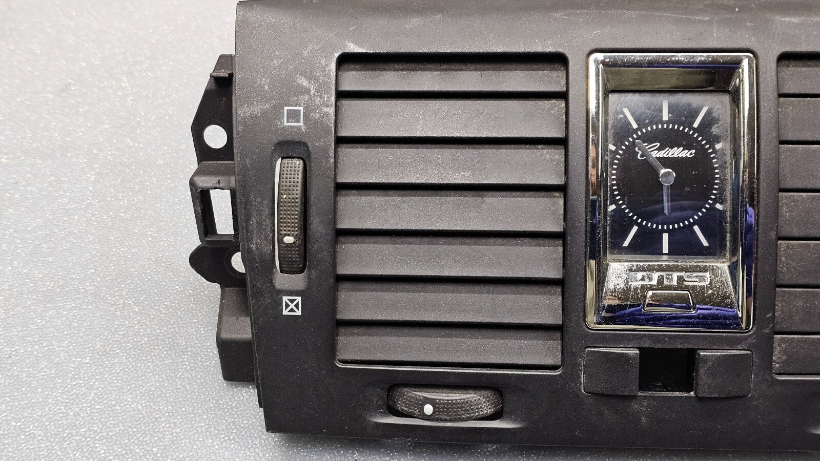 🔥06-11 Cadillac DTS Dash Center Air Vent Heater Bezel Conditioning BLACK OEM