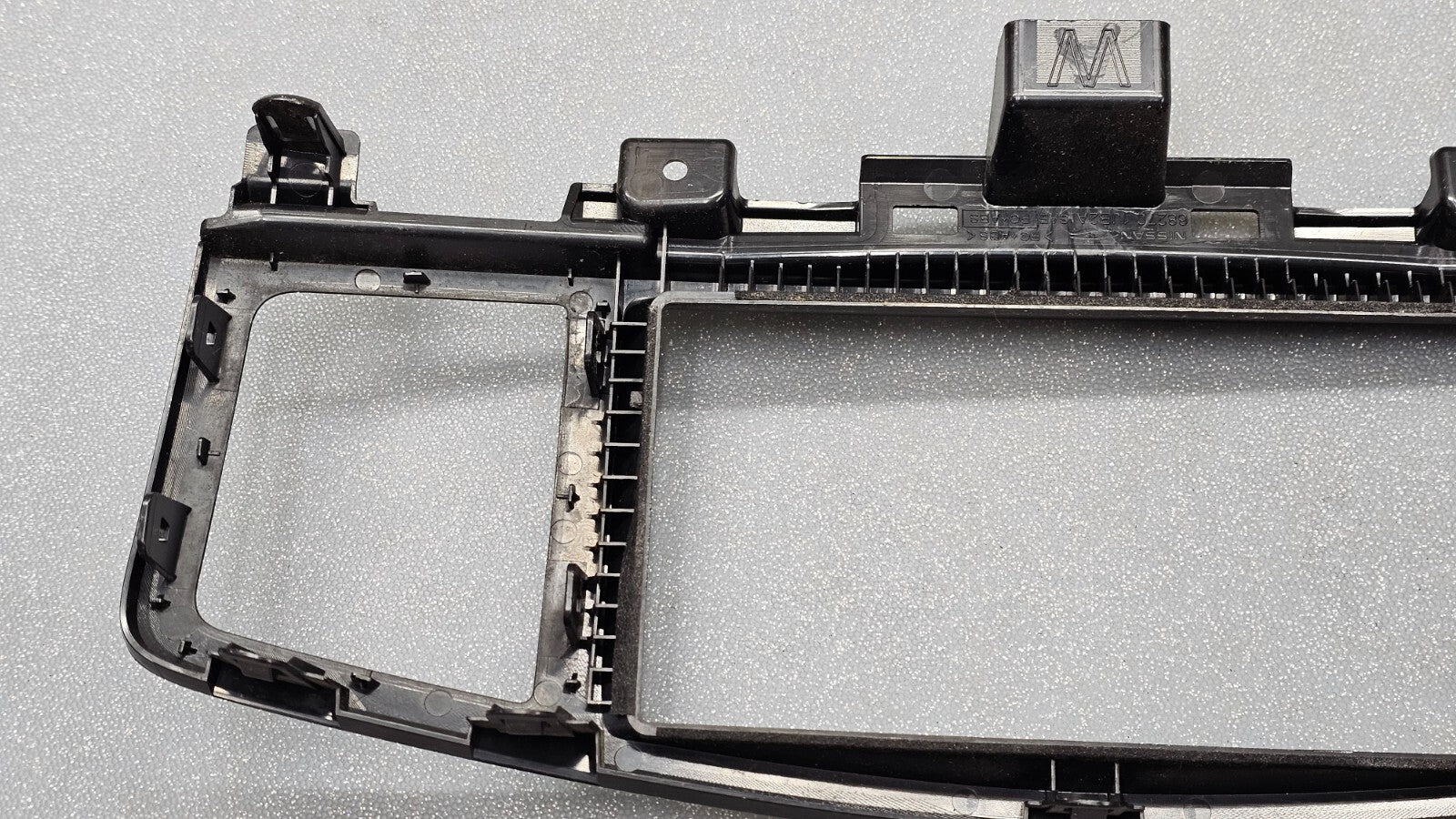 🔥11-17 NISSAN QUEST CENTER DASH AM FM RADIO STEREO TRIM PANEL BEZEL OEM BLACK