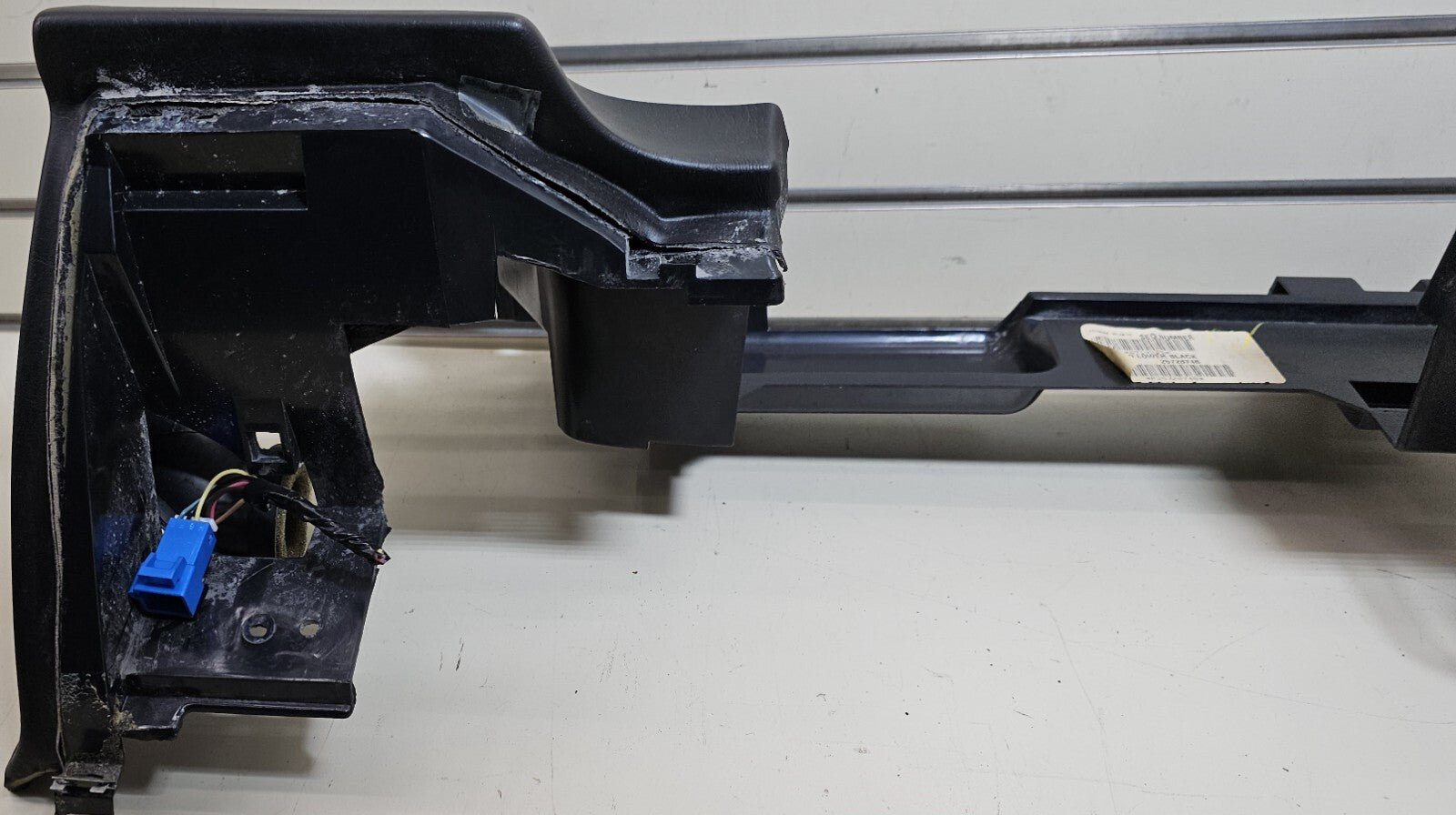 🔥00-05 Cadillac Deville Dashboard Retainer Assembly Frame OEM