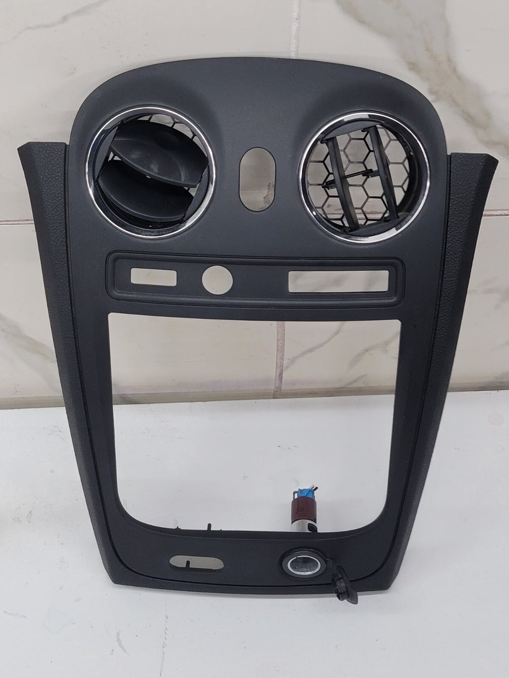🔥2006-2011 Chevrolet HHR BLACK  Center Dash Radio Trim w Vents B37