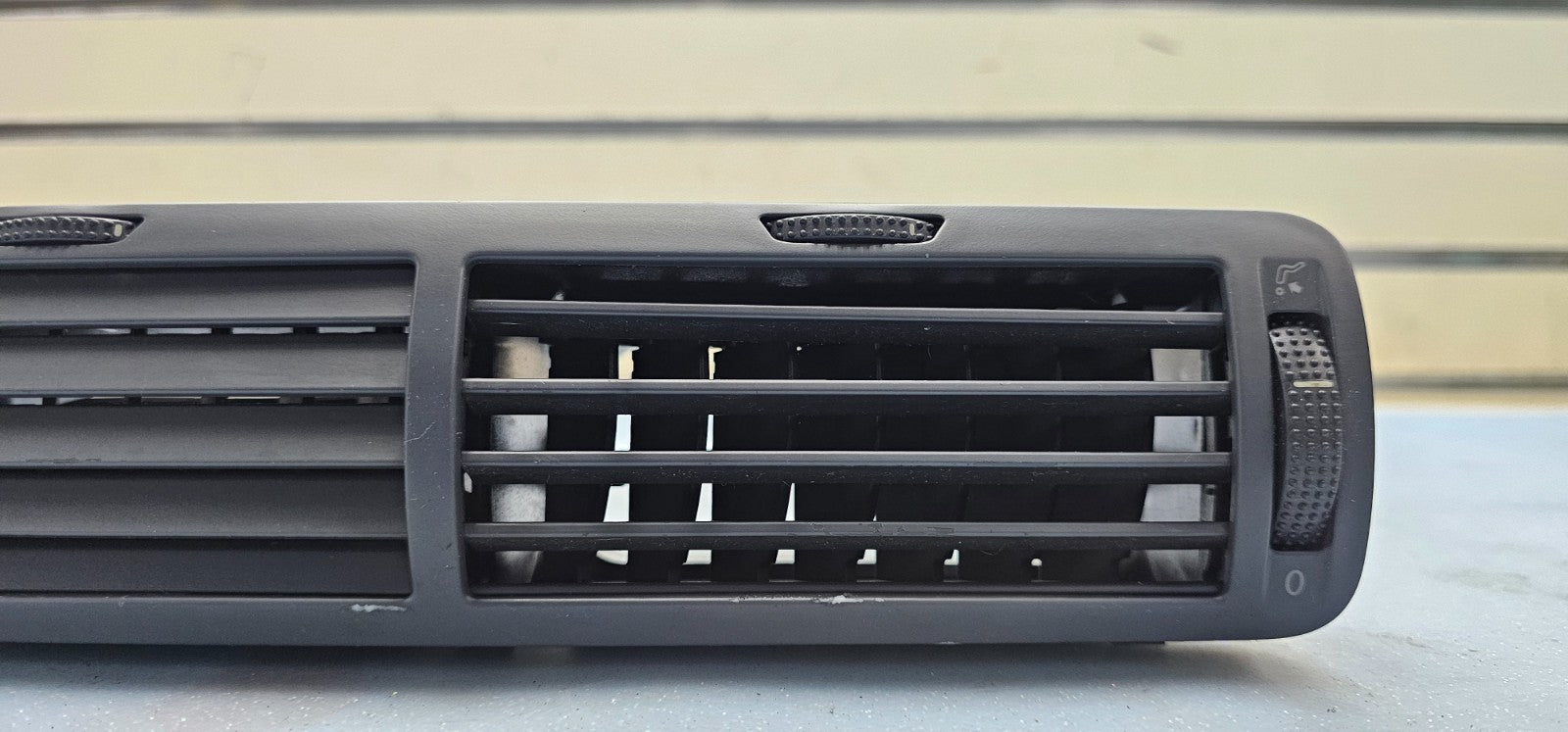🔥01-05 VW PASSAT DASH CENTER MIDDLE Air AC A/C HVAC Vent Heater Black