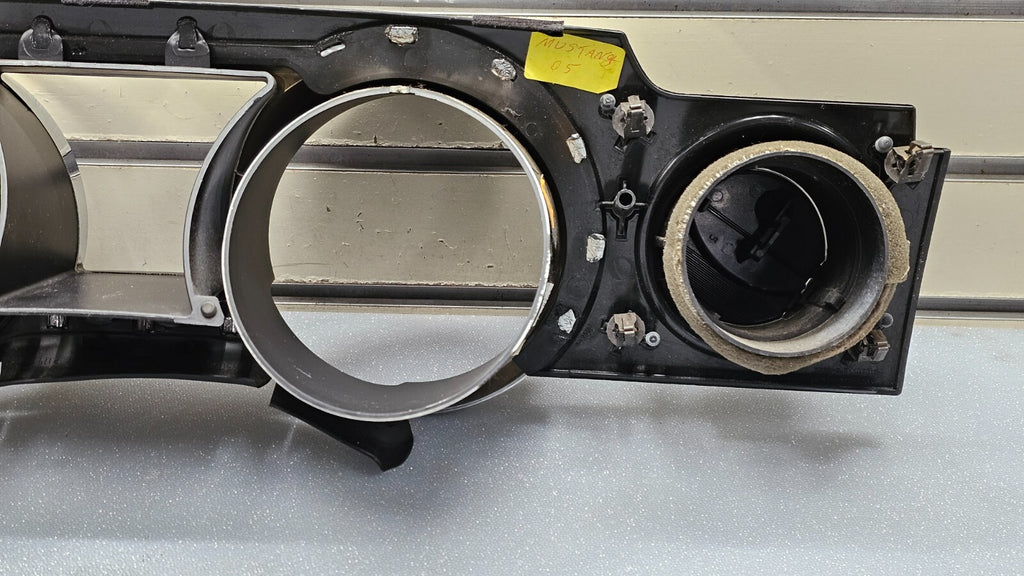 🔥05-09 Mustang Center Dash Instrument Cluster Bezel Speedometer Trim Black C32