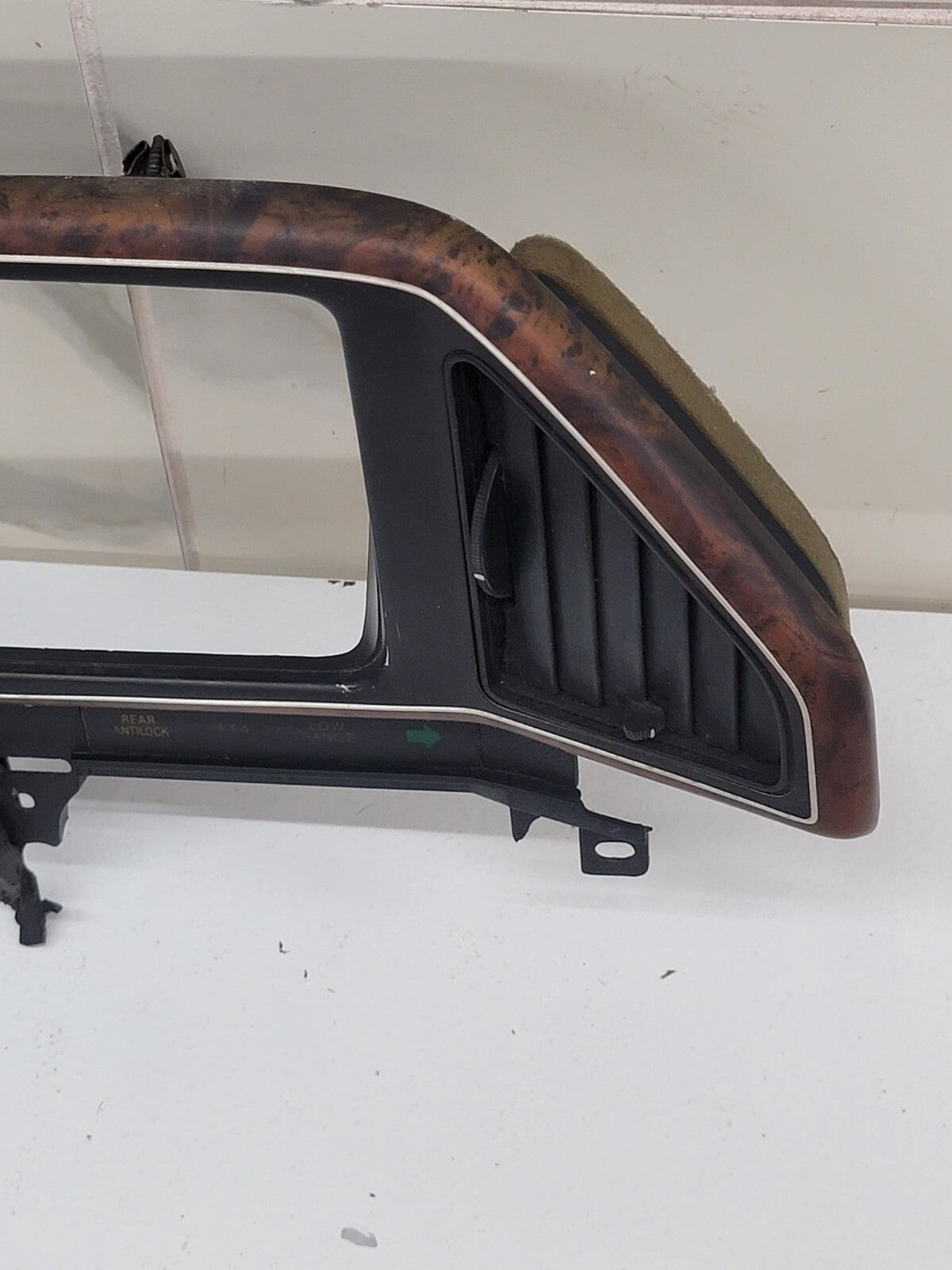 87-91 Ford F-150 F250 F350 BRONCO Dash CLUSTER Bezel Speedo Gauge Trim C11