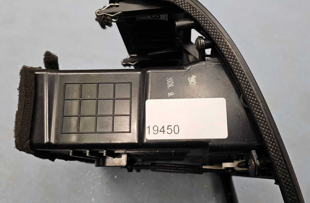 🔥05-09 SPORTAGE CENTER DASH RADIO STEREO BEZEL TRIM PANEL CLIMATE CONTROL BLACK