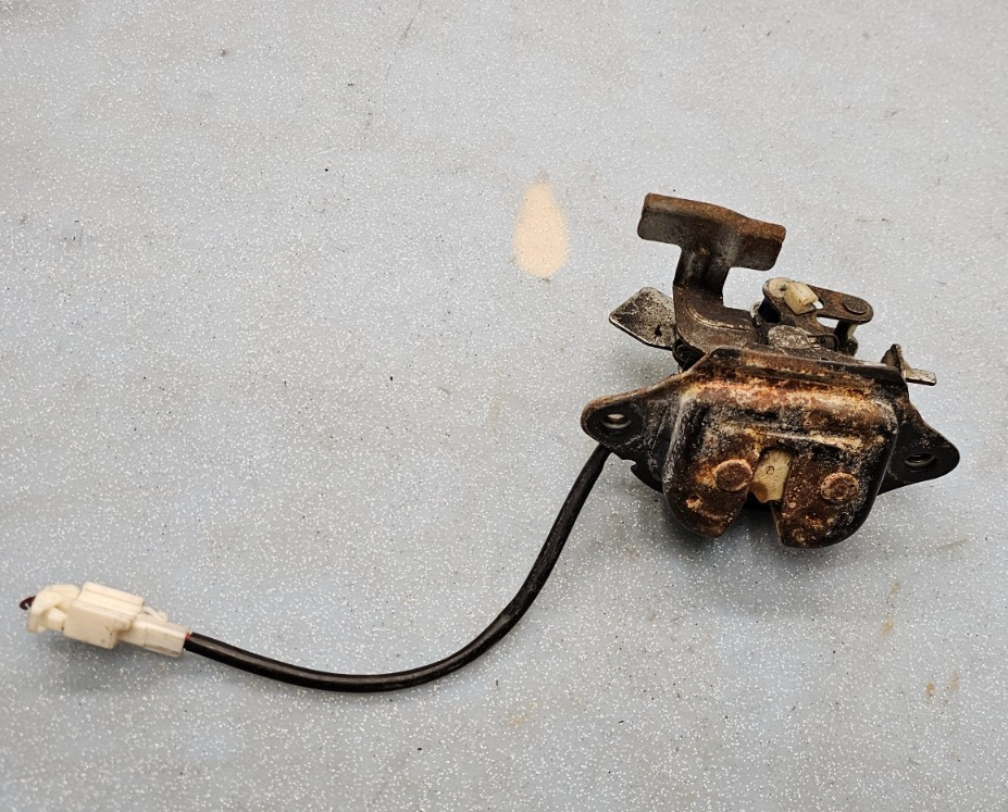 🔥97-04 Nissan Pathfinder QX4 SUV Rear Trunk Latch Tail Gate Door Lock Assembly