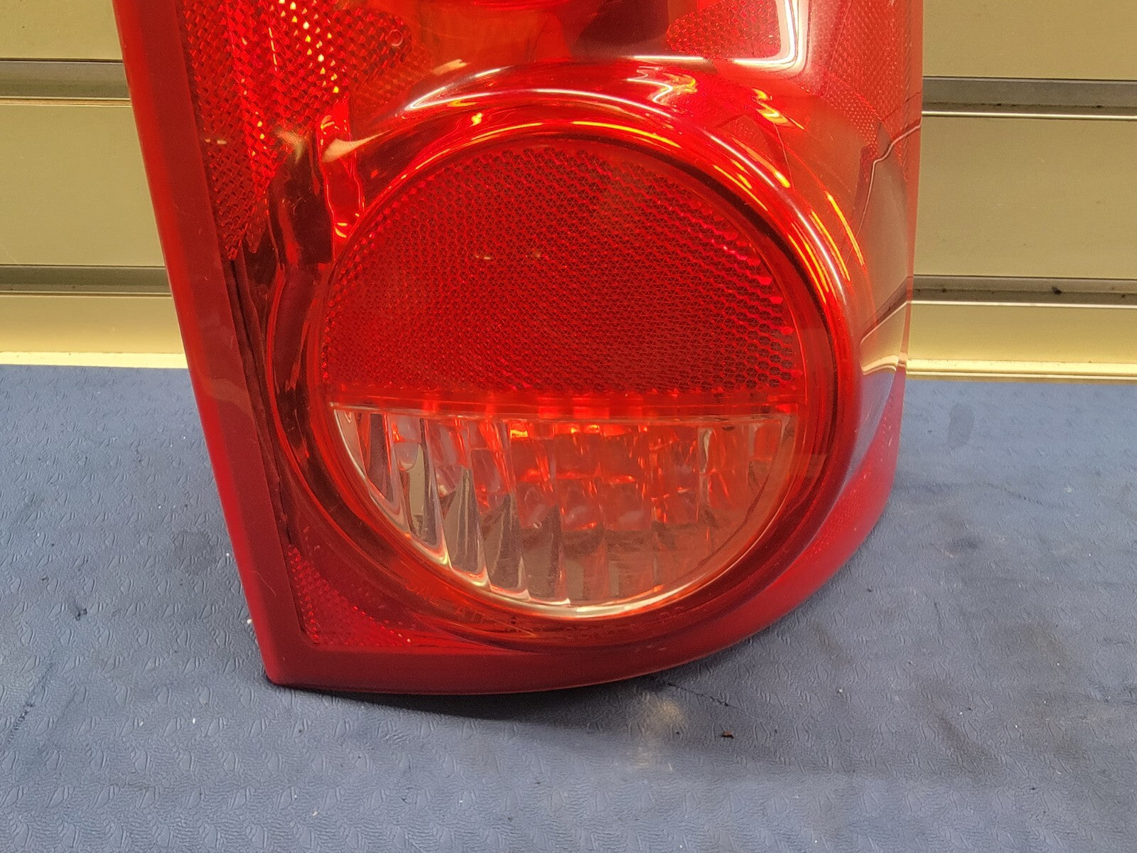 🔥05-11 Dodge Dakota Quarter Tail Light Outer Lamp Right Passenger Assembly