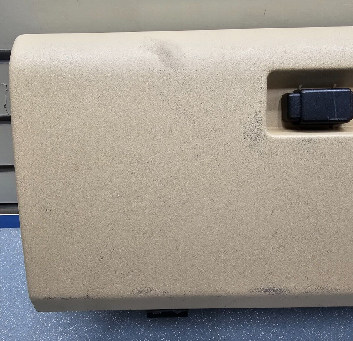 🔥99-04 Land Rover Discovery Dash Glove Box Storage Compartment Assembly Tan OEM