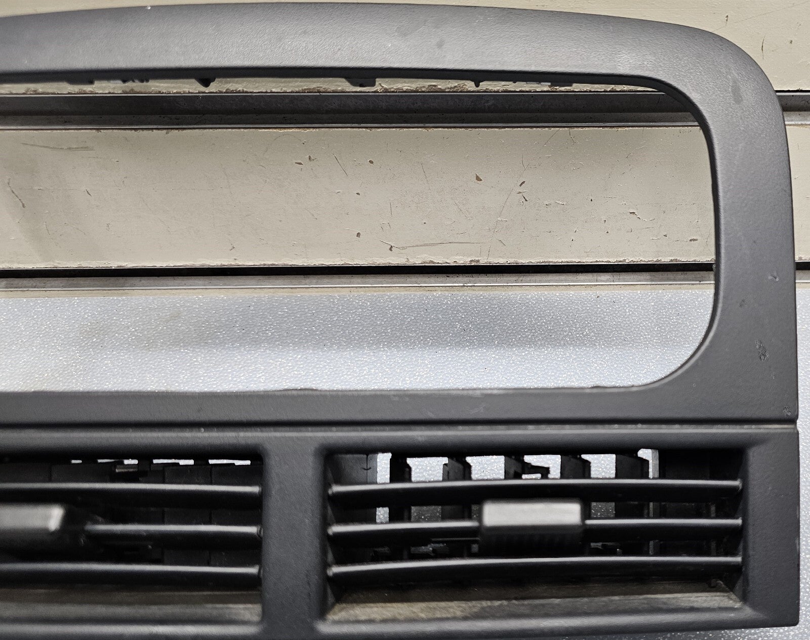 🔥99-04 Jeep Grand Cherokee Center Dash RADIO Bezel A/C Air Vent Trim BLACK B67