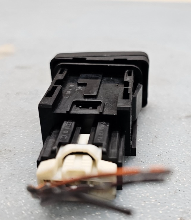 🔥04-09 Mazda3 Mazda 3 Hazard Warning Switch Emergency Flasher Light Assembly