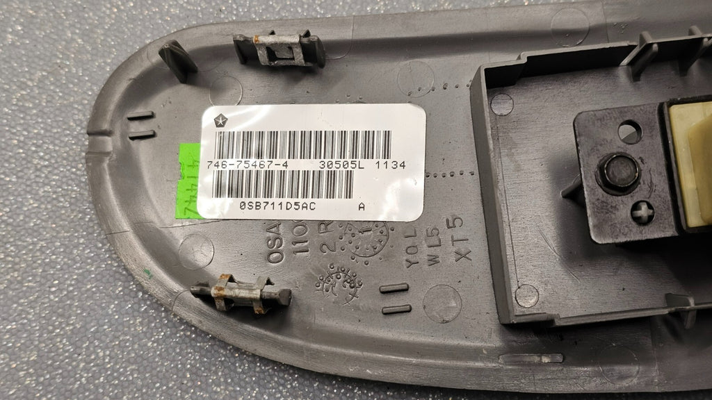 🔥01-07 Caravan Town Country Front Right Passenger Window Door Lock Switch Gray