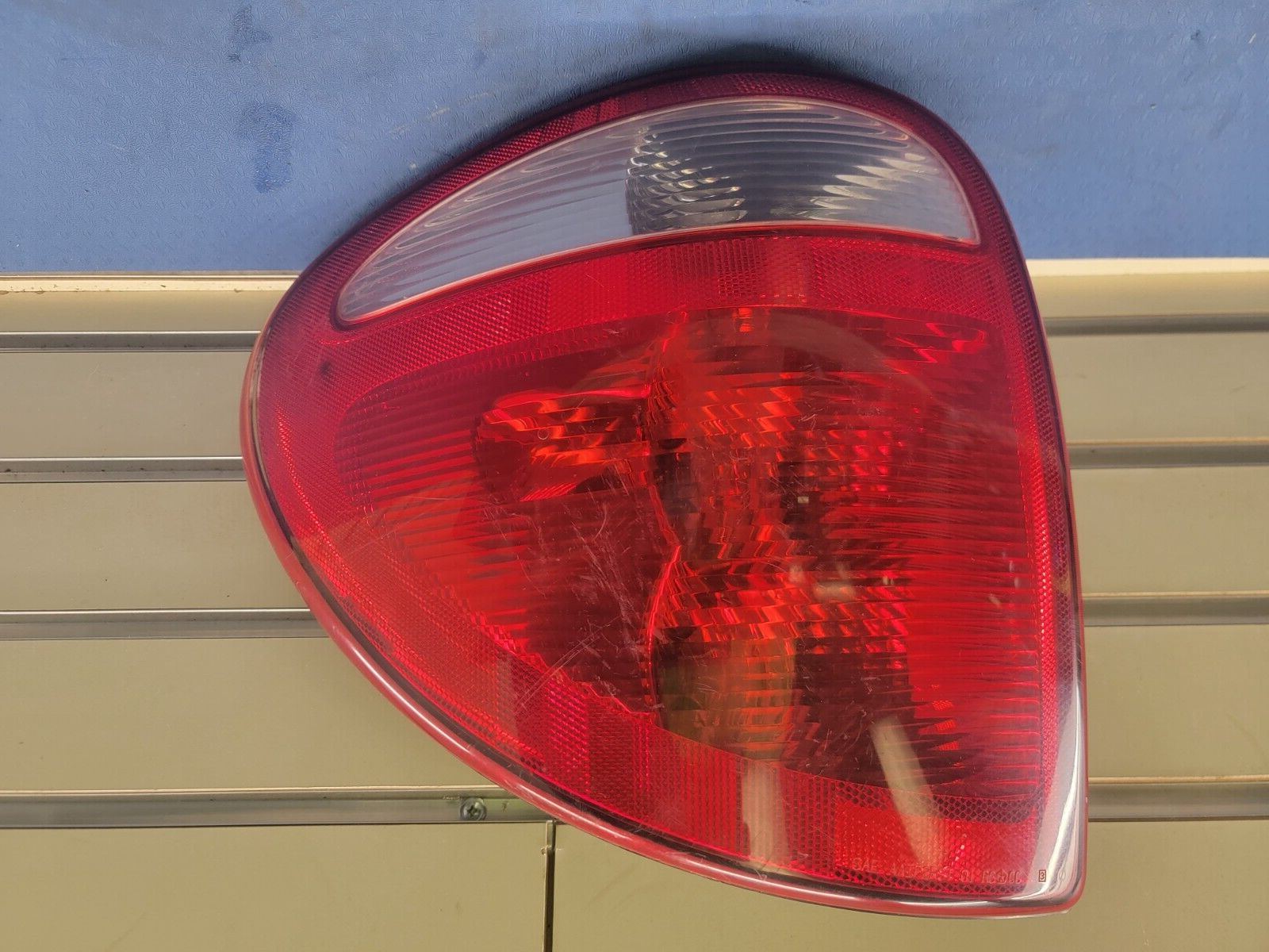 04-07 chrysler Town Country Dodge Grand Caravan left driver Taillight Assembly