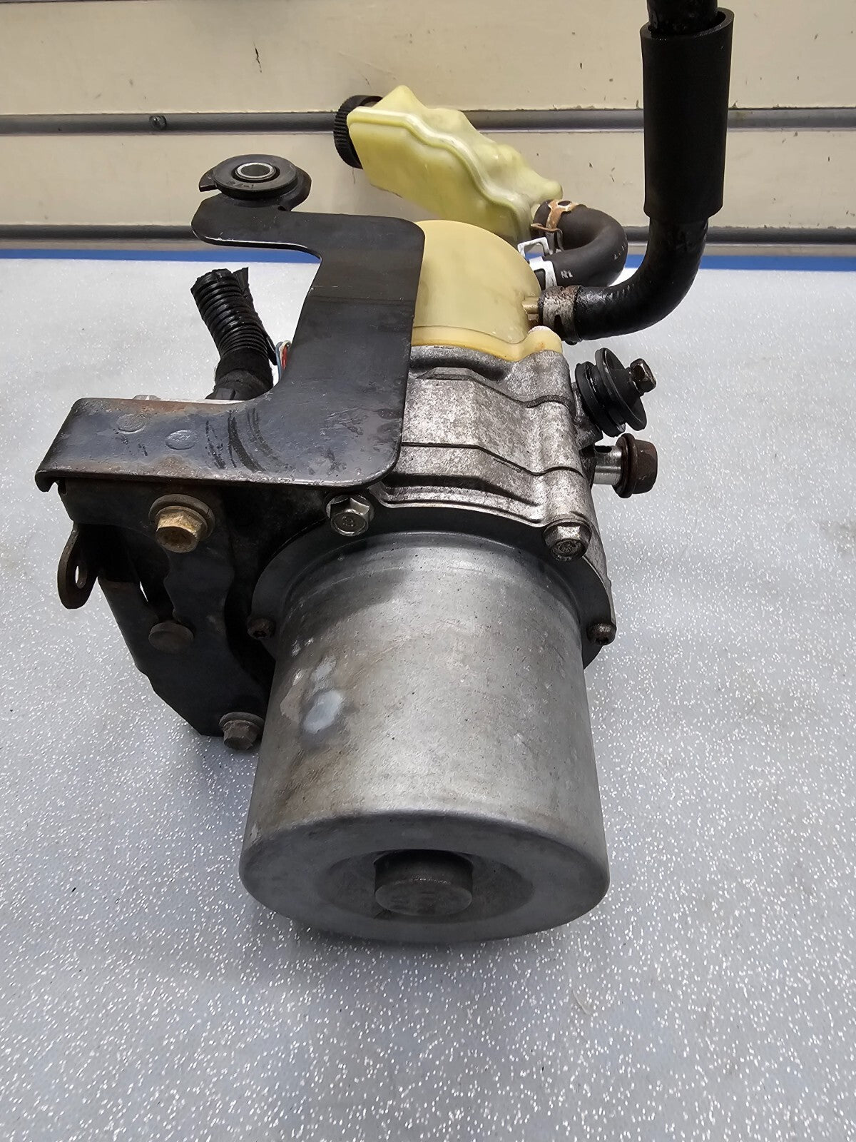 🔥2010-2011 MAZDA 3 ELECTRIC POWER STEERING PUMP ASSIST MOTOR ASSEMBLY
