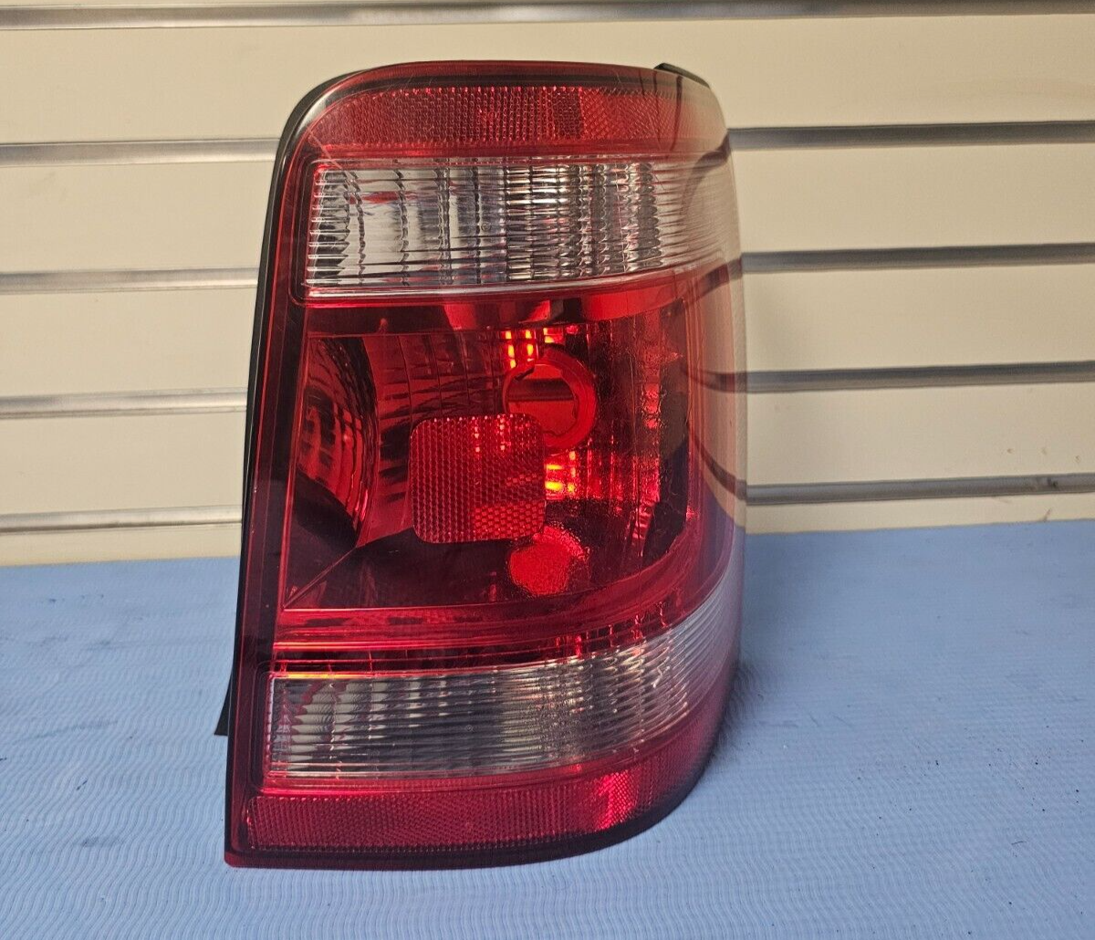 🔥08-12 Ford Escape Right Passenger Rear Tail Brake Stop Light Lamp Assembly OEM