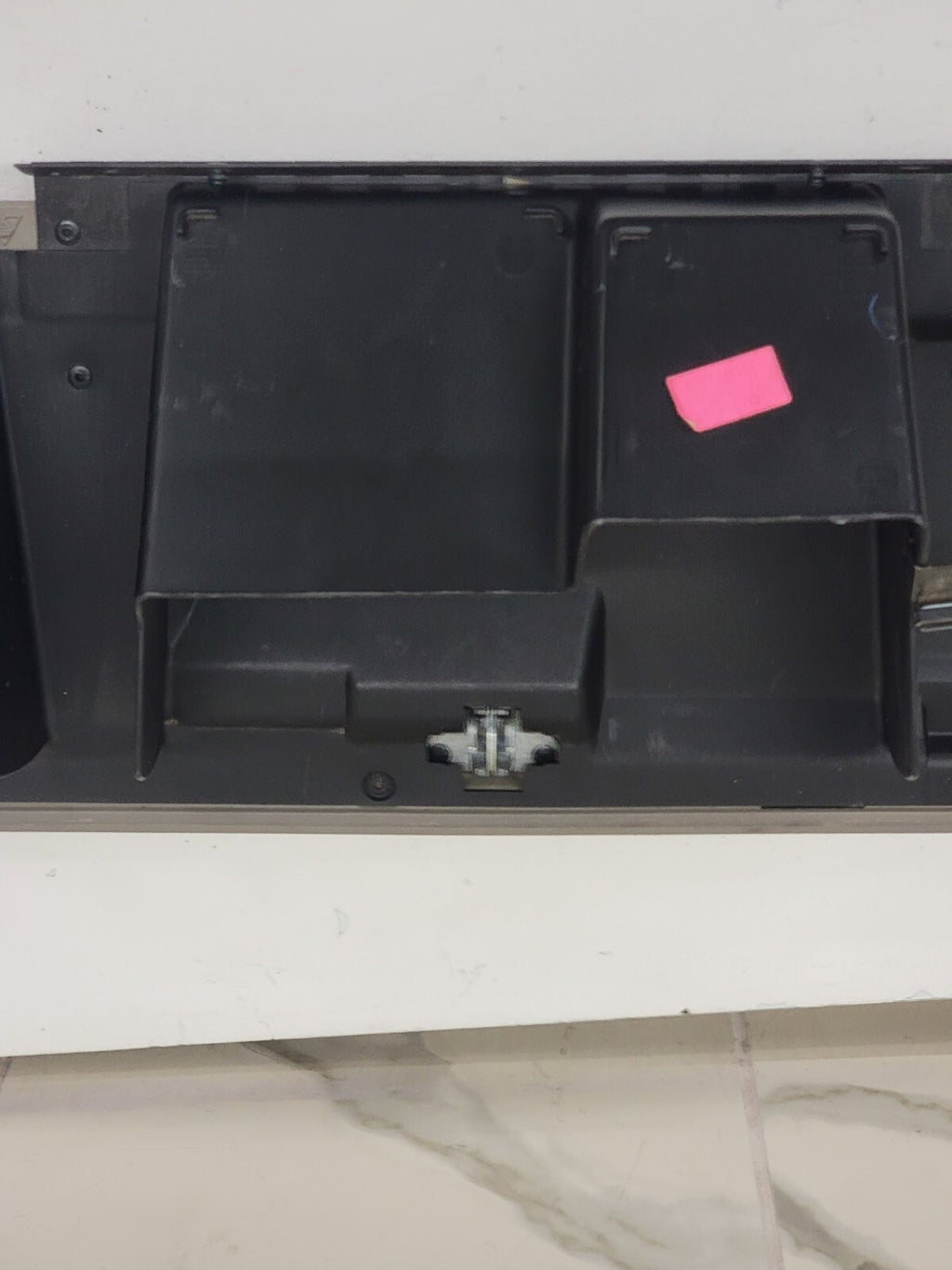 2002-2006 CADILLAC ESCALADE GLOVE BOX  DASH STORAGE COMPARTMENT OE LIGHT GRAY G9
