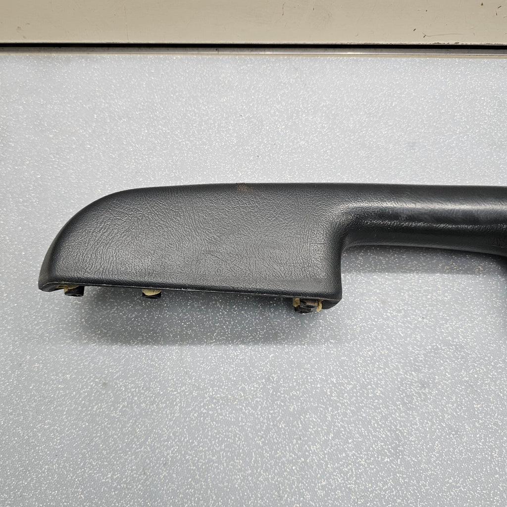 99-06 Chevy GMC Silverado TAHOE Door Panel ARMREST Front LEFT Handle GRAPHITE H3