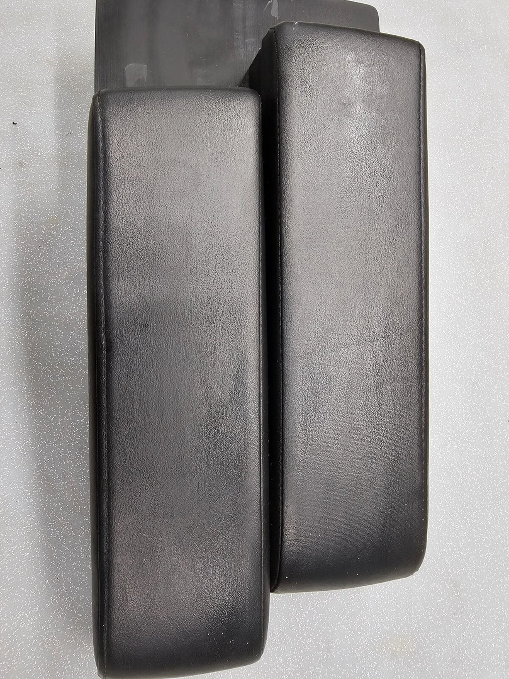 🔥03-05 Infiniti FX35 FX45 Center Console Arm Rest Lid Cover Assembly BLACK OEM