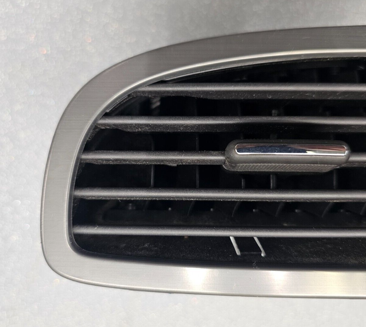 07-13 Suburban YUKON Front LEFT DRIVER Dash Air Vent Heater FILTER SILVER VT16