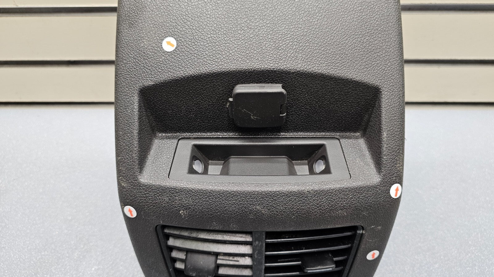 🔥11-14 FORD EDGE REAR CENTER CONSOLE AC VENT CONDITIONING BEZEL PANEL BLACK OEM
