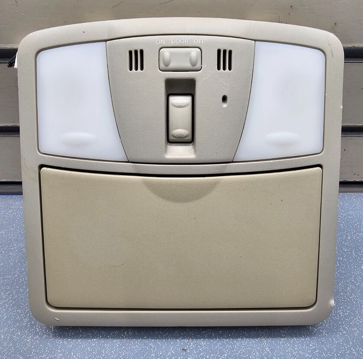 09-14 Maxima Murano Rogue Overhead Roof Console Storage Dome Map Light Lamp Tan