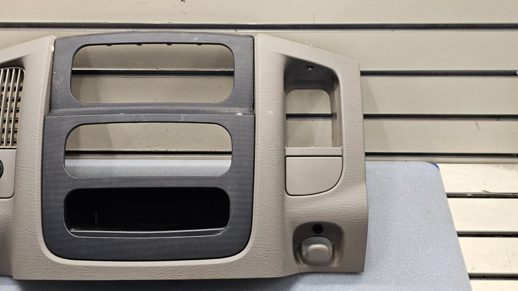 🔥02-05 Dodge RAM Dash RADIO Audio Stereo Bezel Climate Trim Panel Tan/Black B10