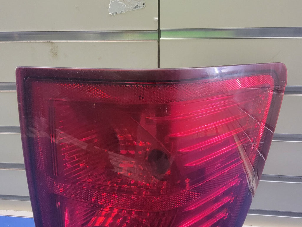 07-10 Jeep Grand Cherokee Tail light Right Passenger Side Assembly Chrome