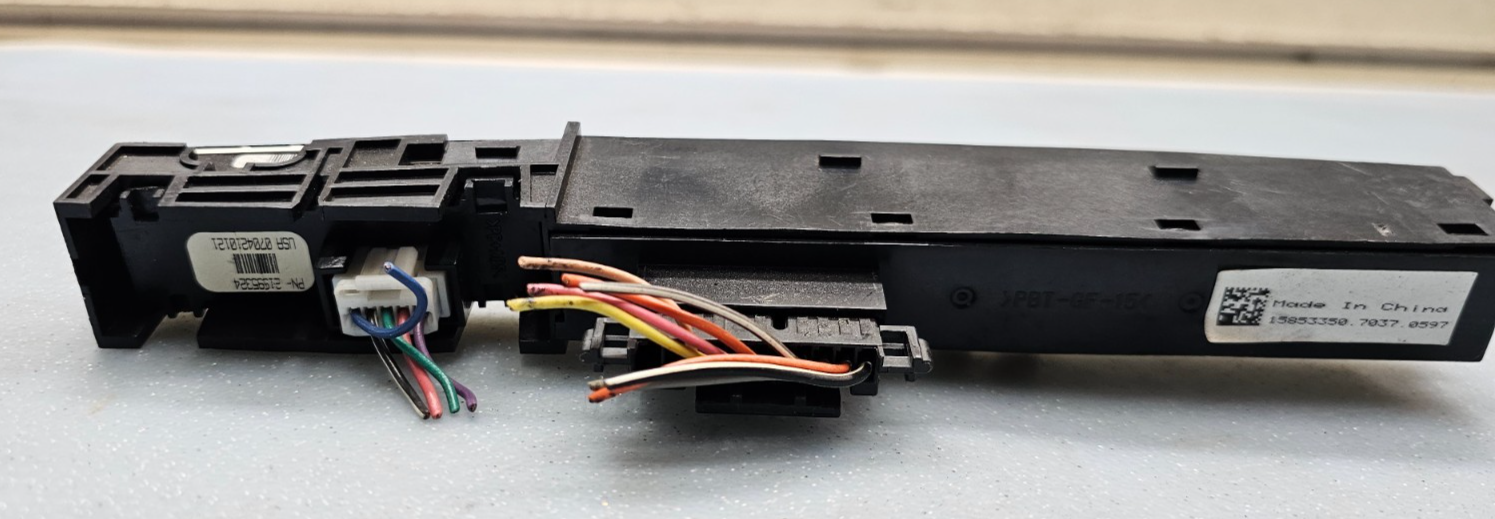 🔥05-07 Saturn Relay Driver Info Switch Assy Center Hazard Switch Assembly