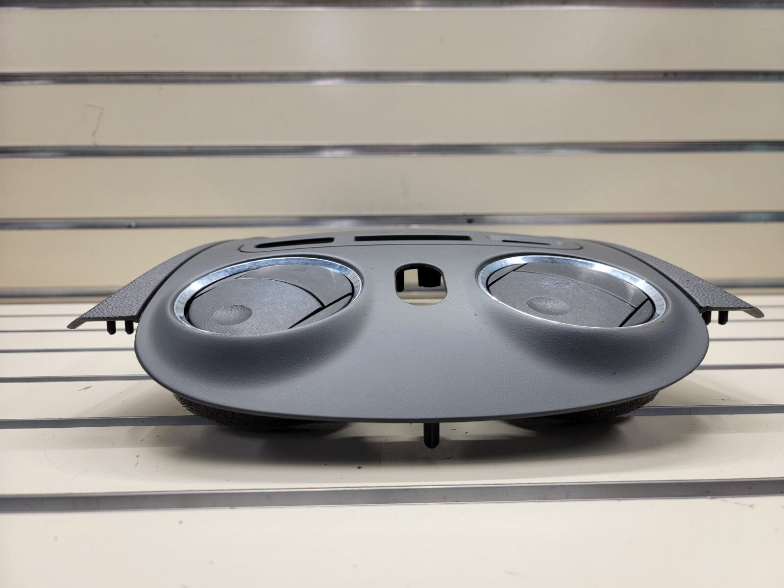 🔥2006-2011 Chevrolet HHR Center Dash Radio Trim w Vents B37 grey