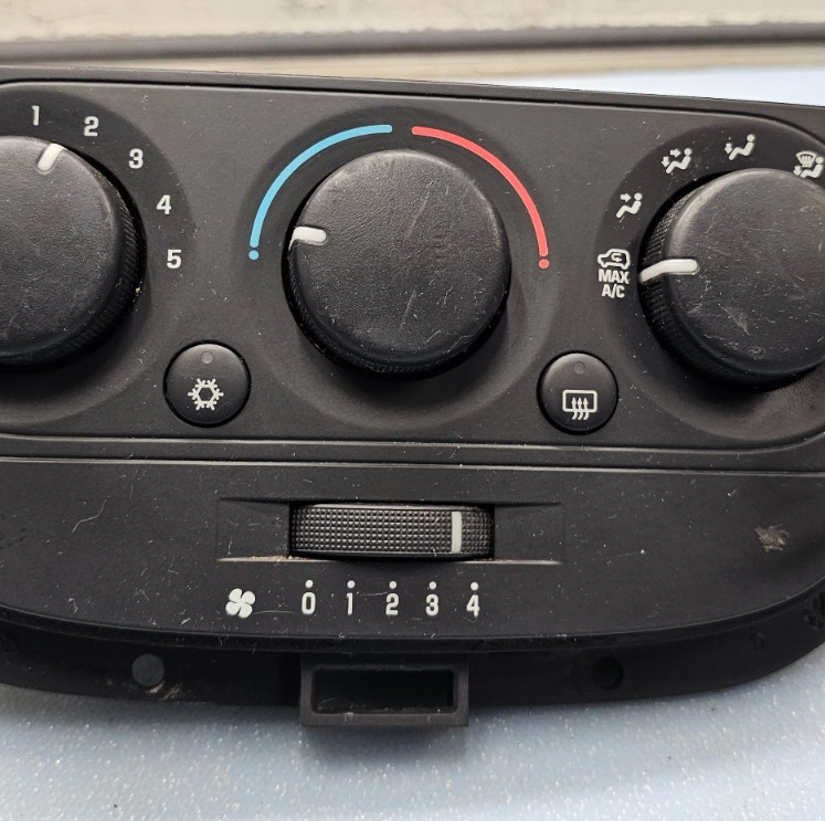 07-09 Montana Relay Uplander Terraza Dash Temperature AC Heater Climate Control