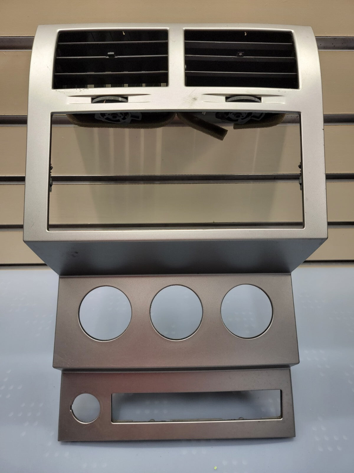 🔥2007-2012 Dodge Nitro Dash Radio Trim Bezel Silver W/ CLIMATE CONTROL SILVER