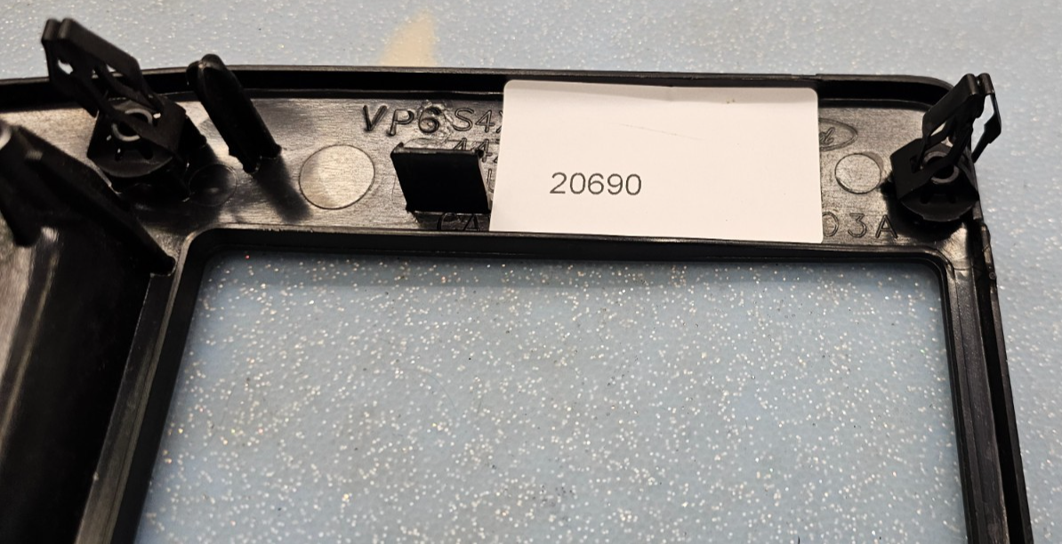 🔥05-07 FORD FOCUS FRONT CENTER DASH RADIO CLIMATE CONTROL BEZEL TRIM PANEL OEM