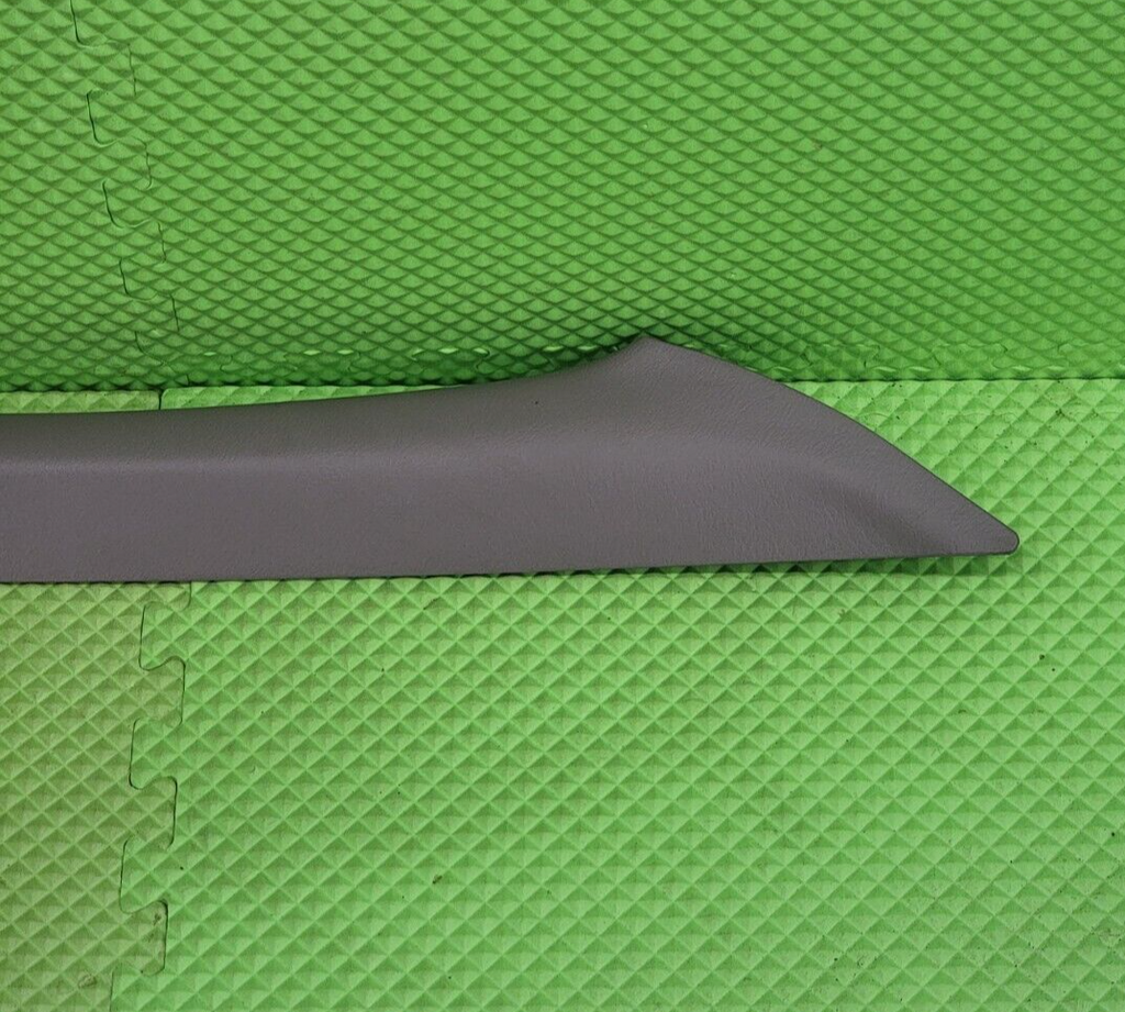 🔥02-09 CHEVY TRAILBLAZER PASSENGER PILLAR TRIM PANEL ASSEMBLY OEM DARK GRAY