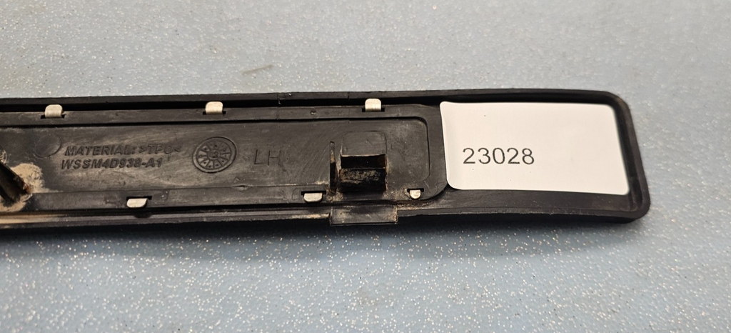 🔥2003-2011 Lincoln Town Car OEM Genuine Interior Trim Door Sill Plate