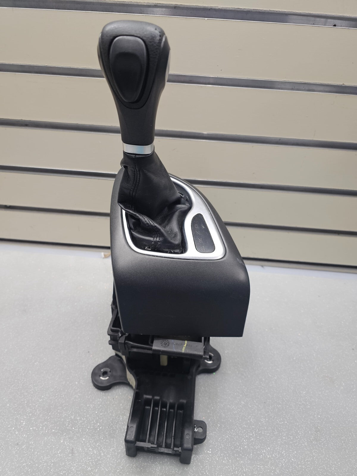 13-16 Dodge Dart Automatic Transmission Floor Gear Shifter Lever Assembly OEM