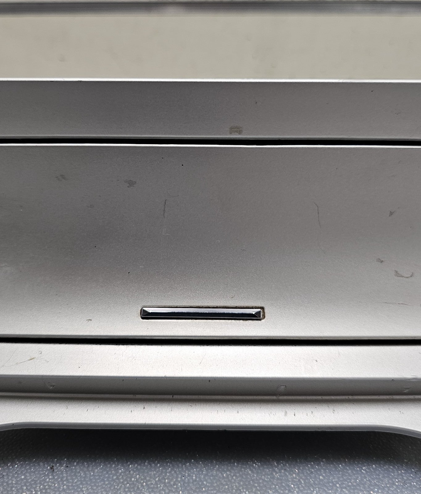 🔥07-10 Lincoln MKX Interior Dash Storage Compartment Assembly Bezel Silver