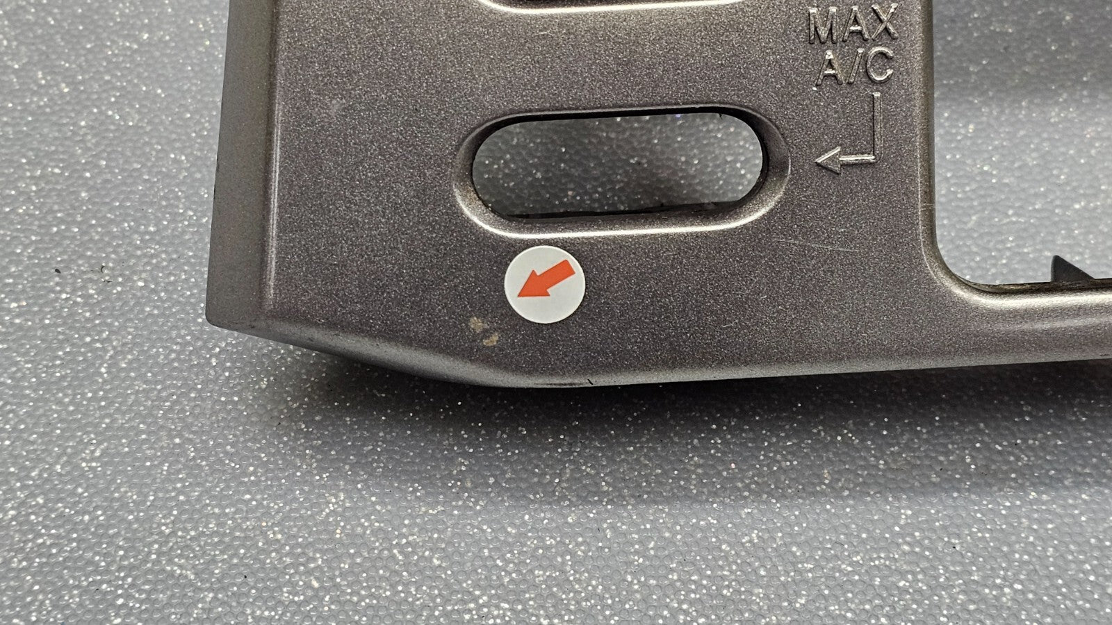 🔥03-08 Toyota MATRIX Pontiac VIBE Center Dash Radio Bezel Trim Panel SILVER B26