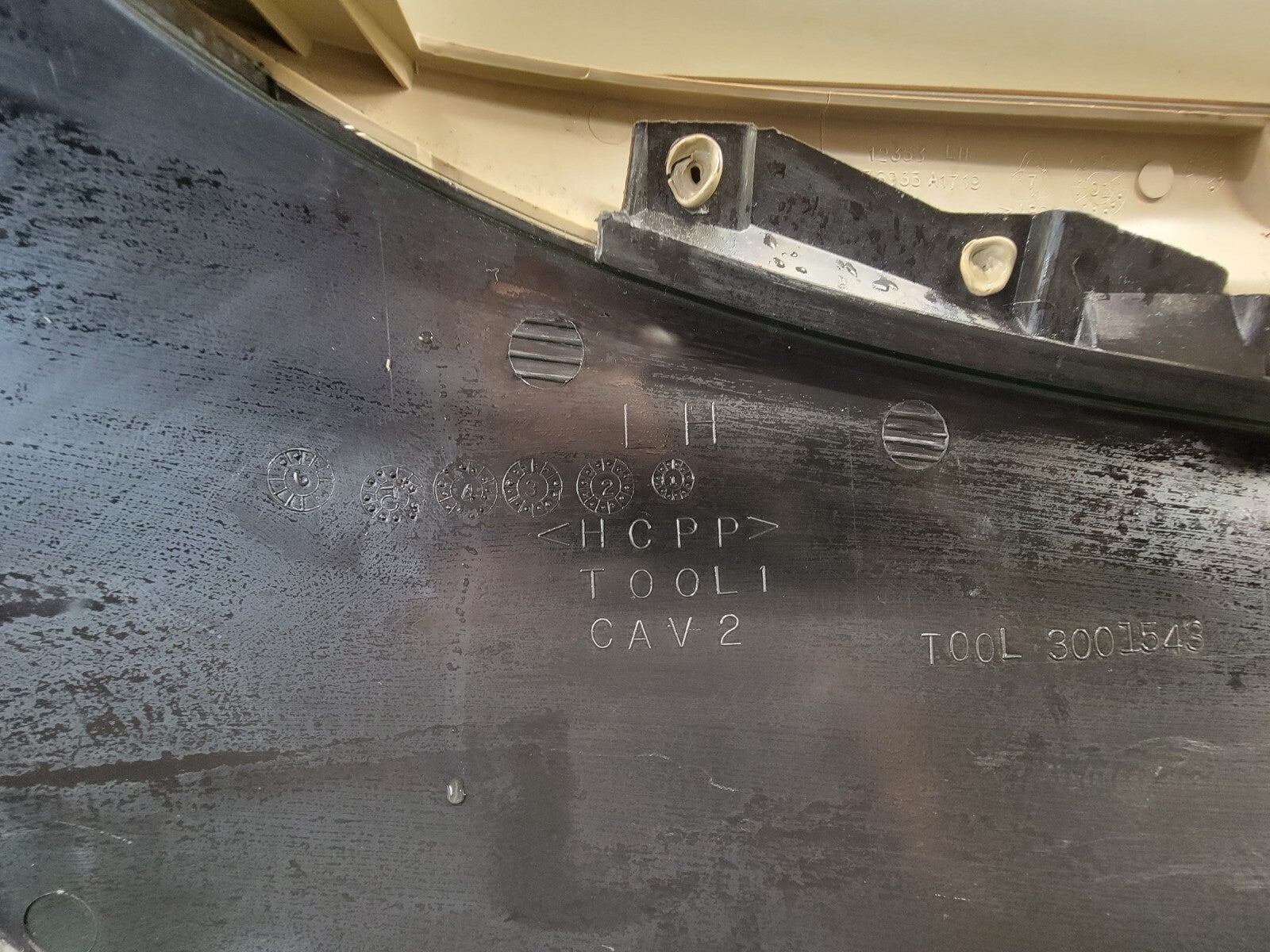 🔥2002-2009 CHEVY TRAILBLAZER Door Panel  Front LEFT DRIVER armrest BLACK/TAN D8