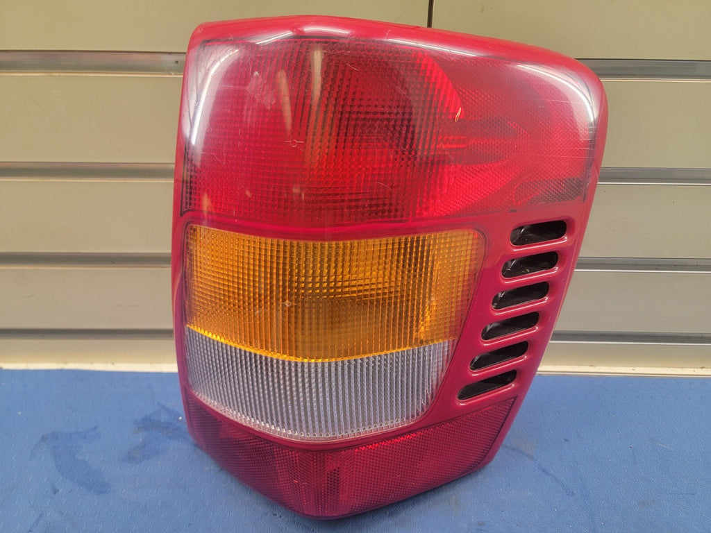 🔥1999-2004 Jeep GRAND Cherokee Rear Passenger Side Tail Light Right OEM
