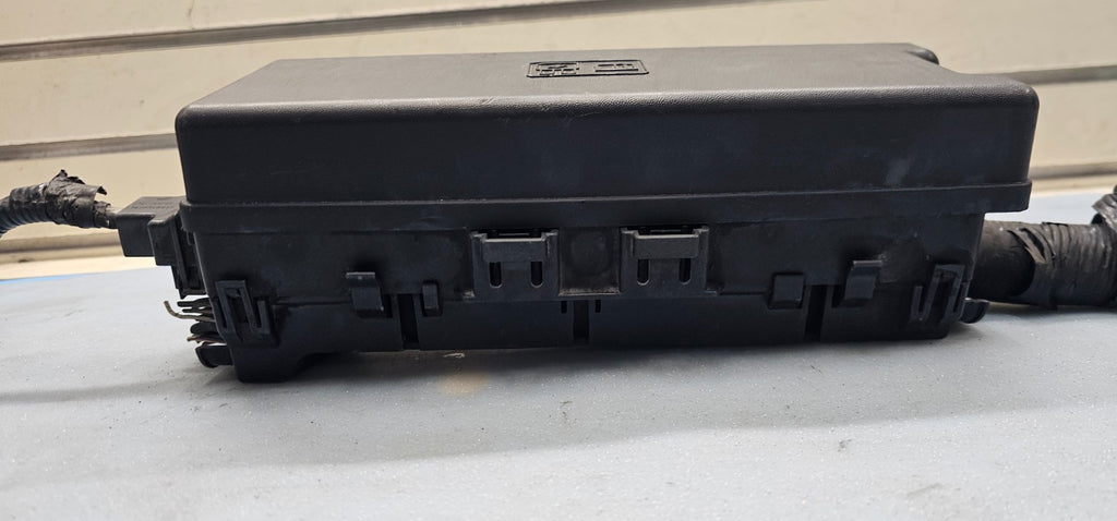 🔥2007 LINCOLN NAVIGATOR Engine Fuse Box Relay Module Junction Integrated Module