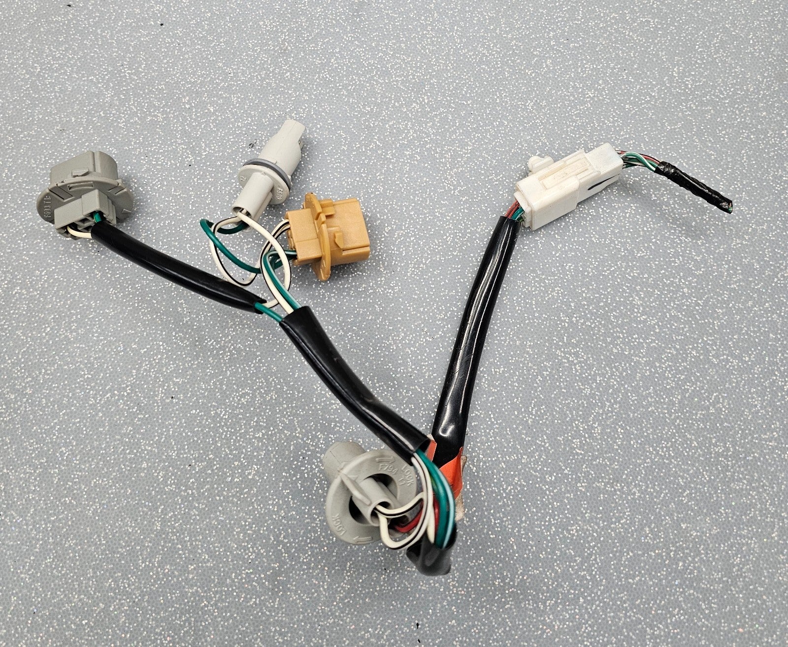 🔥2005-2006 Toyota Camry Tail Light Tail Lamp Bulb Socket Wiring Harness OEM
