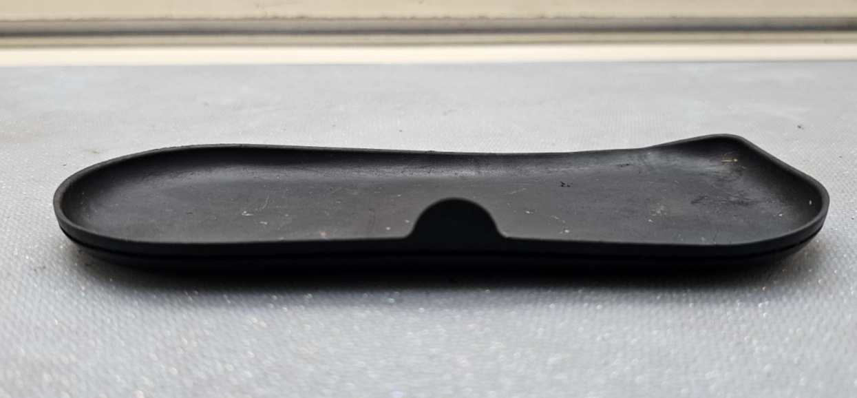 🔥03-07 TAHOE SILVERADO FRONT CENTER CONSOLE INSERT MAT LINER RUBBER BLACK