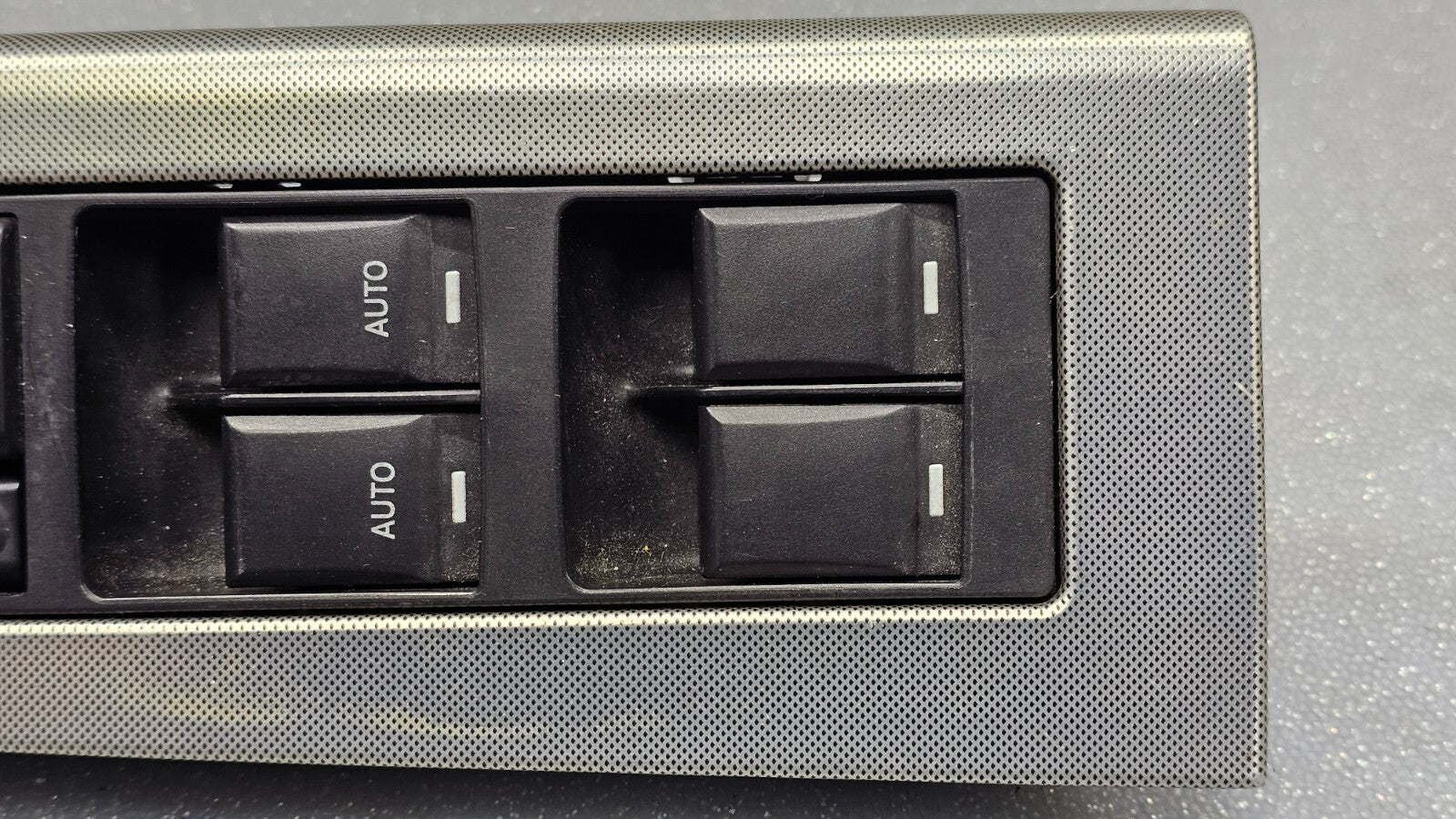 🔥05-10 Grand Cherokee Commander Left Diver Master Power Window Switch Silver