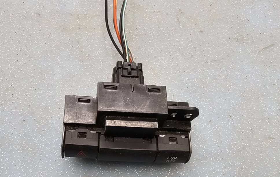 🔥05-12 chrysler 300 c hazzard light switch button black