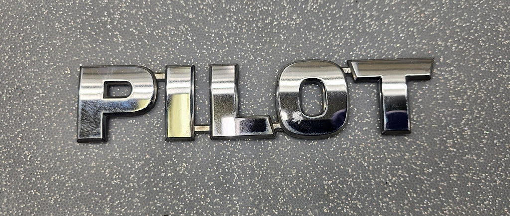 🔥2003-2008 HONDA PILOT REAR LID CHROME CENTER EMBLEM LOGO NAMEPLATE BADGE OEM