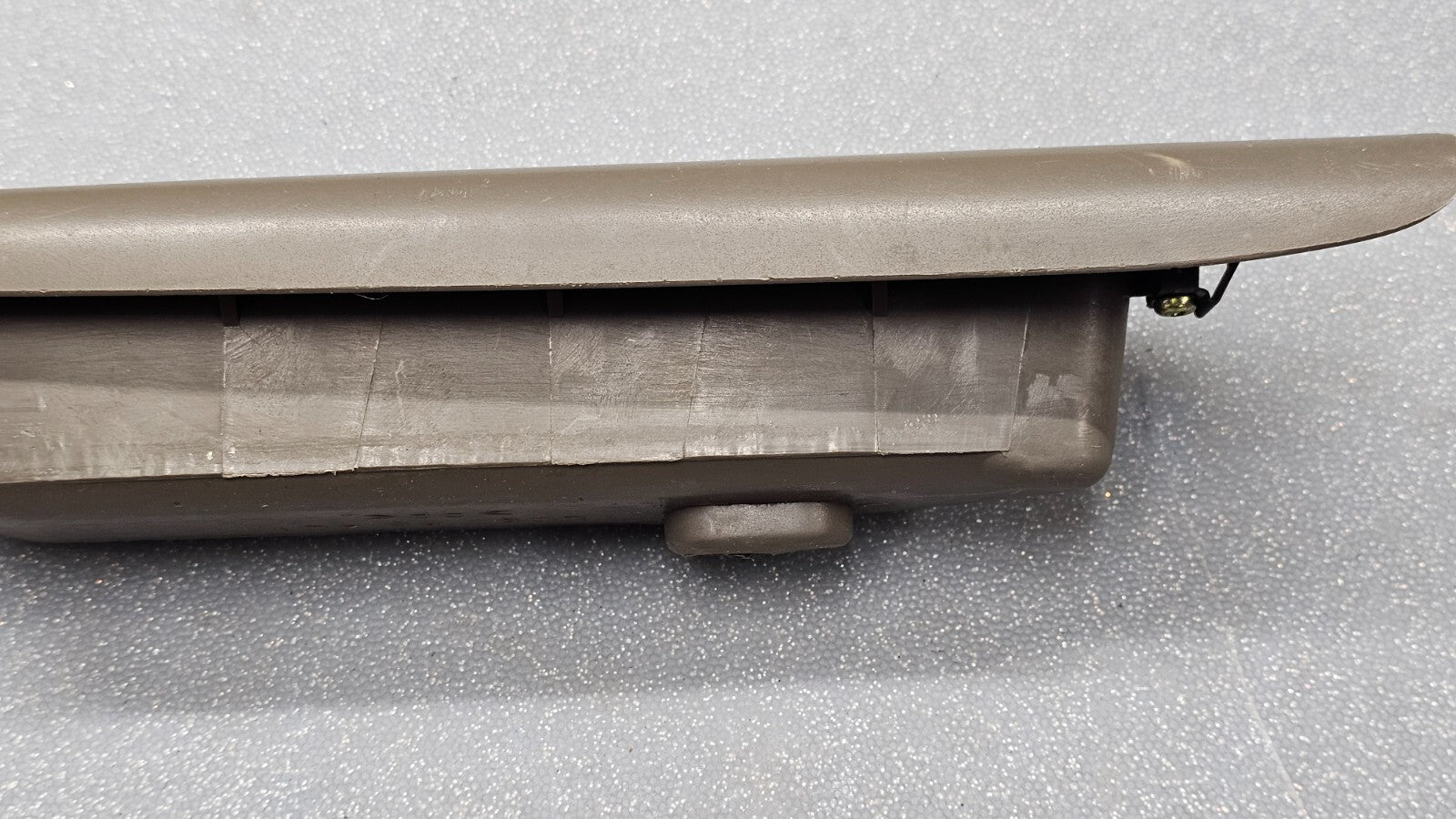 00-06 Mazda MPV Front Right Passenger Door Window Control Switch Bezel Trim Tan
