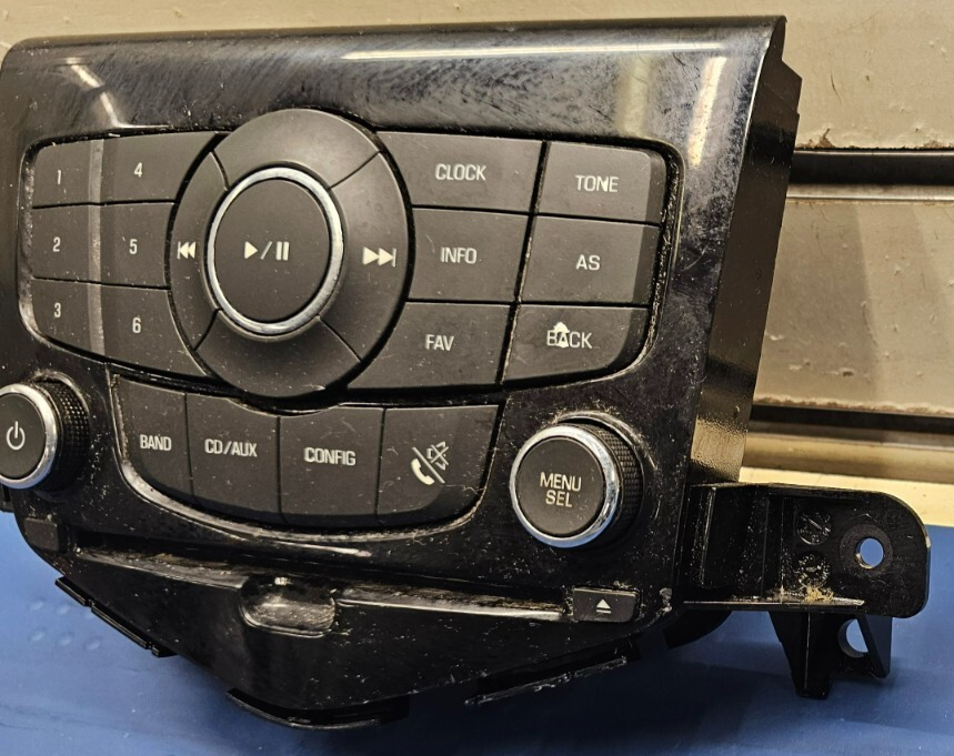 🔥12-16 CRUZE Dash AM FM Radio Satellite CD AUX Player Face Plate Control Panel