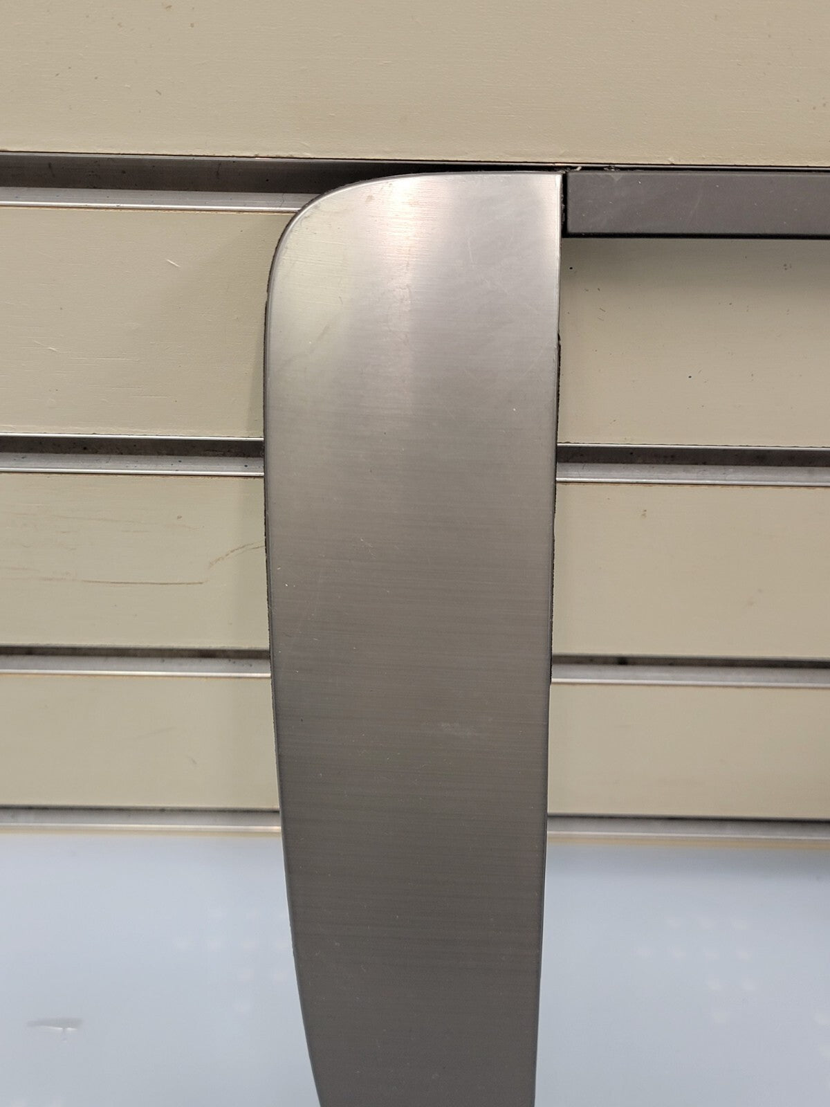 🔥07-13 SUBURBAN TAHOE YUKON CENTER DASH RADIO BEZEL TRIM SILVER